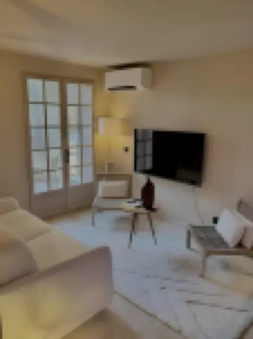 Nice, quiet, renovated apartment