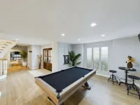 Buckle & Boots BNB - 20 minutes to downtown + pool