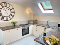 Mill Cottage Solva, with parking. Hotels in Solva