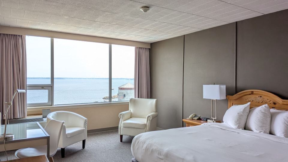 Confederation Place Hotel