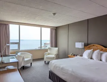 Confederation Place Hotel