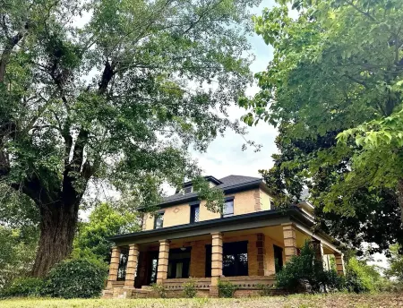 The Birds Eye Suite w/ Private Full Bath Отели в г. Маунт-Плезант