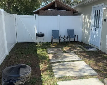 Welcome to our unique place where you can enjoy a quiet and pleasant atmosphere Hotels in Spring Hill