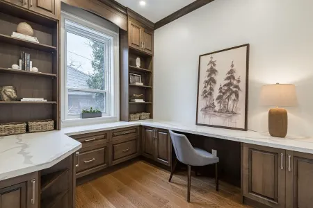 The Kirkendall Mansion & Coach House -  Luxury & Comfort 14 Bedroom 10 Washroom Отели рядом с достопримечательностью «Албион Фолс»