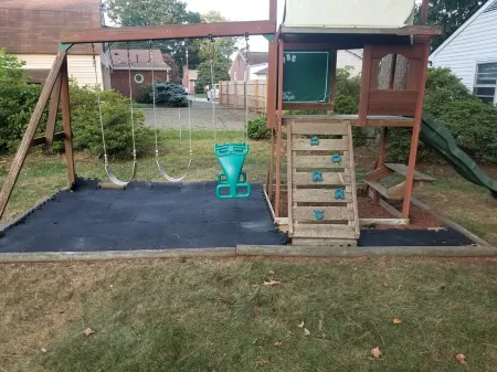 Tucked away 3-bedroom estate with AC and WiFi in fabulous Hampton