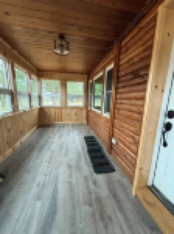 Charming Red Cabin in the woods. A perfect stay just 3 min from ski resort!