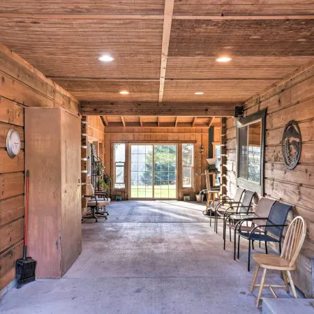 Brookings Vacation Rental Lodge on 88 Acres!