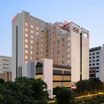 Ramada by Wyndham Ghaziabad Vasundhara アナンド・ビハール駅周辺のホテル