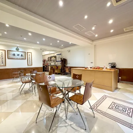 TaiHu Hotel Отели рядом с достопримечательностью «Канатная дорога над озером Солнца и луны»