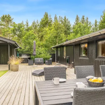 "Aleida" - 400m from the sea