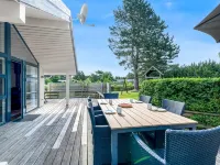 "Truls" - 800m from the Sea