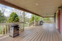 Game Room & On-site Pond: Laurelville Retreat! - 3-Star