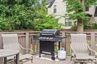 Drake Ave Dreamy Backyard!