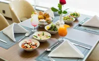 Clarion Hotel Jeddah Airport - breakfast