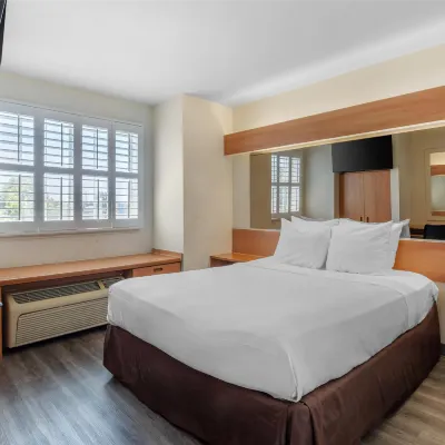 SureStay by Best Western Sacramento South Natomas Hotel dekat Arena Arco