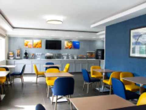 Comfort Inn & Suites Coralville - Iowa City Near Iowa River Landing Hotels in West Lucas