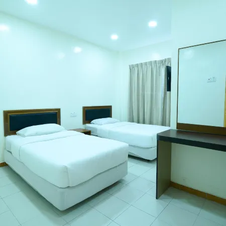 Mersing Hotel Отели в г. Мерсин