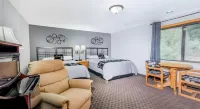 Super 8 by Wyndham Deadwood/Black Hills Area Hotel a Lead