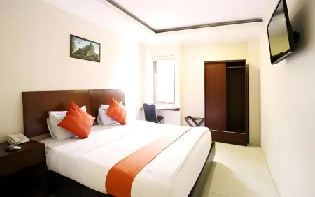 Hyper Inn Отели в г. Andir