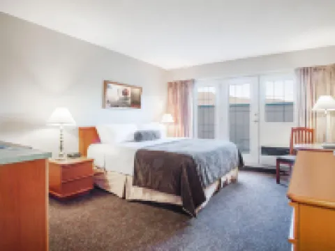 Super 8 by Wyndham Castlegar BC キャッスルガーのホテル