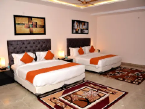 Hotel the Grand Hotels in Dausa