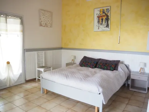 Chalet by Mont Ventoux with Stunning Views