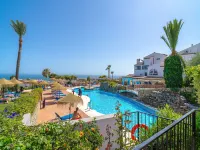Apartment in Nerja with Sea Views & Pools