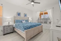 Stunning 6 bed Home with Private Pool Overlooking Quiet Conservation Area