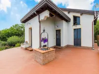 Villa with pool and panoramic surroundings