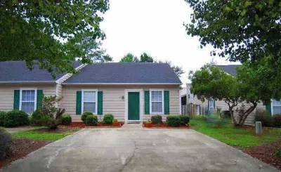 Charming 2-bedroom townhome close to Prisma Parkridge and State Forest Hotels in Harbison