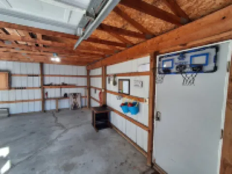 Cozy newly renovated home minutes from Sebewaing Harbor Marina to access bay.