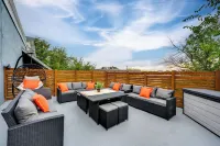 Heated Pool: Tropical Townhome in Wheat Ridge - Boutique