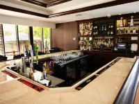 Regency Miami Airport by Sonesta - bar