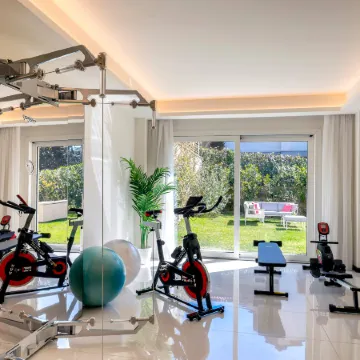 Great house with pool and gym near Florence. Prato