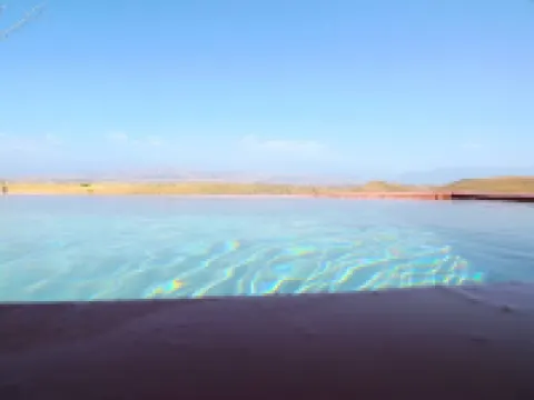 革命石崖生態度假村