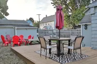 Family-Friendly Lakewood Home 4BR, Full Kitchen & Yard!