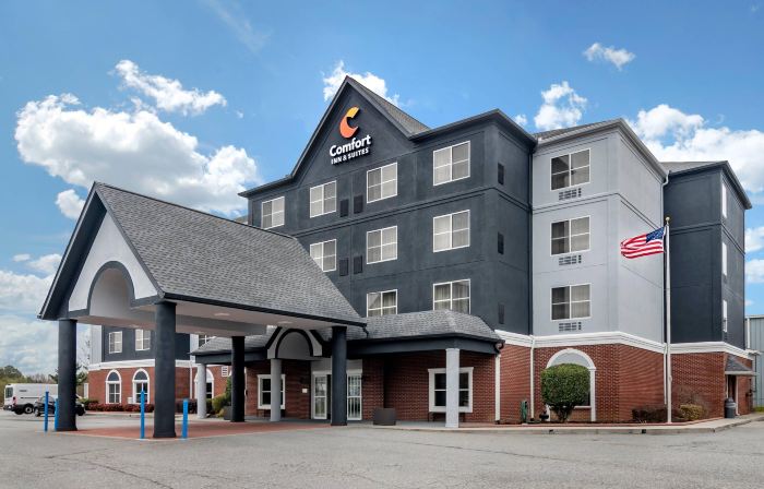 Comfort Inn & Suites Calhoun South
