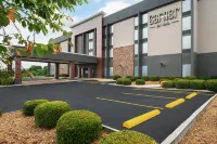 Garner Hotel WYTHEVILLE EAST by IHG - parking