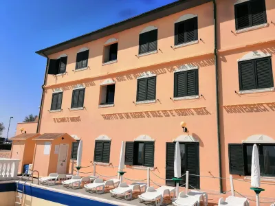 Hotel Brigantino Non Dista Hotels in 