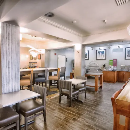 Hampton Inn Marion