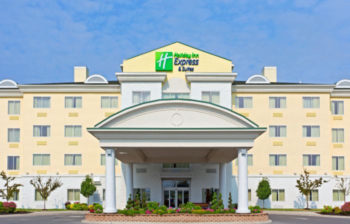 Holiday Inn Express & Suites WATERTOWN-THOUSAND ISLANDS by IHG