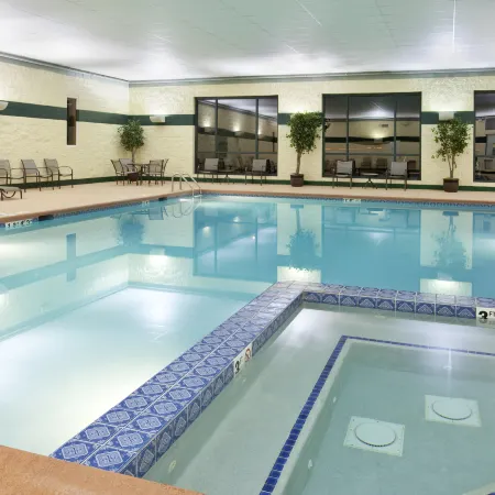 Holiday Inn & Suites BOLINGBROOK by IHG