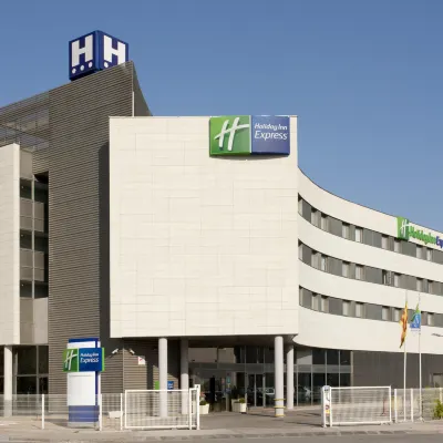 Holiday Inn Express BARCELONA - MOLINS DE REI by IHG Các khách sạn gần Ga FGC - Sarrià