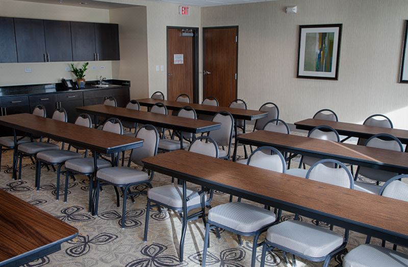 Holiday Inn Express & Suites Tahlequah by IHG photo 3