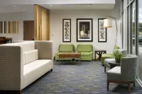 Holiday Inn Express & Suites ALTOONA by IHG - parking