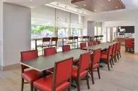 Holiday Inn Express & Suites BUFFALO DOWNTOWN - MEDICAL CTR by IHG - Desayuno