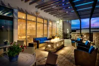 Holiday Inn Express & Suites CINCINNATI NORTH - LIBERTY WAY by IHG - parking