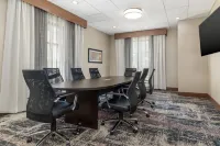 沃瓦託薩密爾沃基Homewood Suites by Hilton - 停車場
