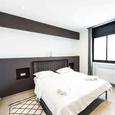 Sunset 302 Apt de Luxe Avec Salle de Fitness Hotels near ضفاف البحيرة I