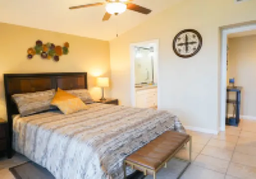 Stylish Condo with Golf Course Views - 2-Star